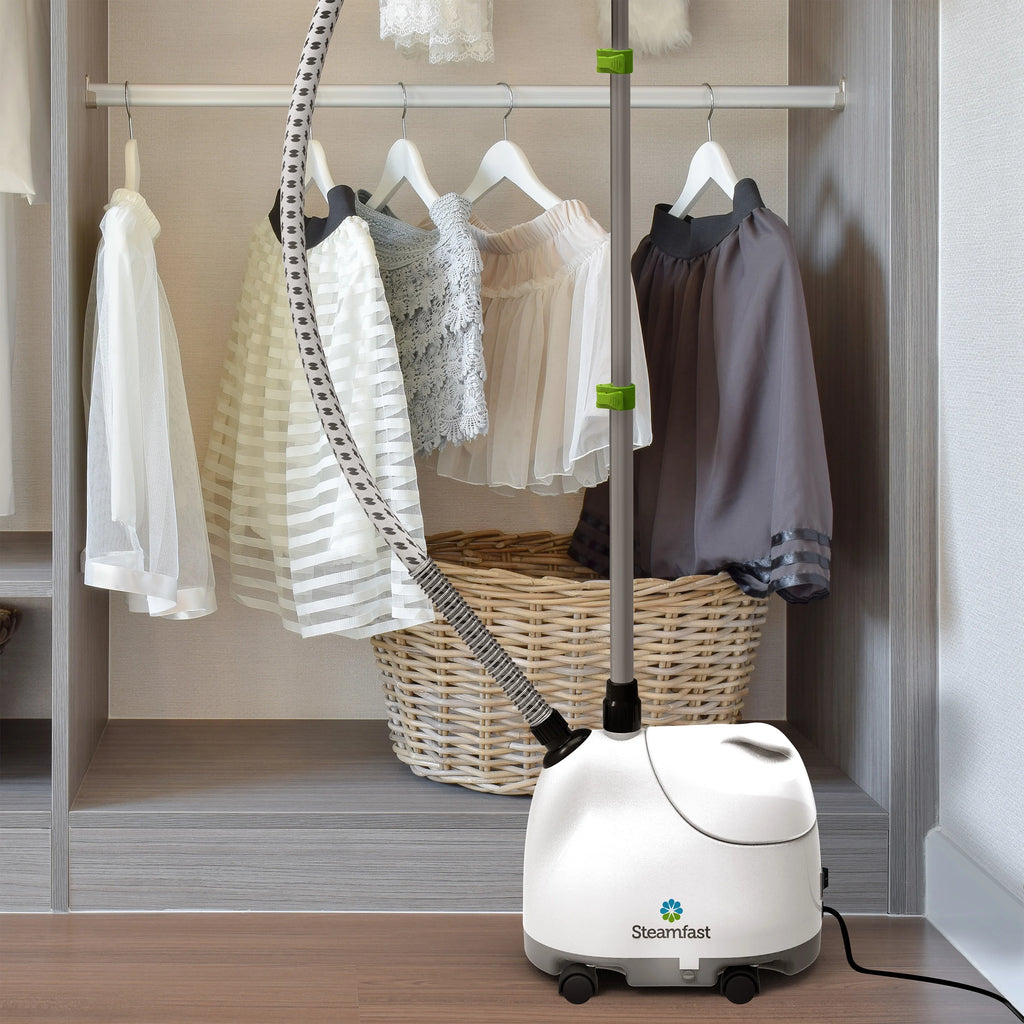 White Full-Size Fabric Steamer G83411