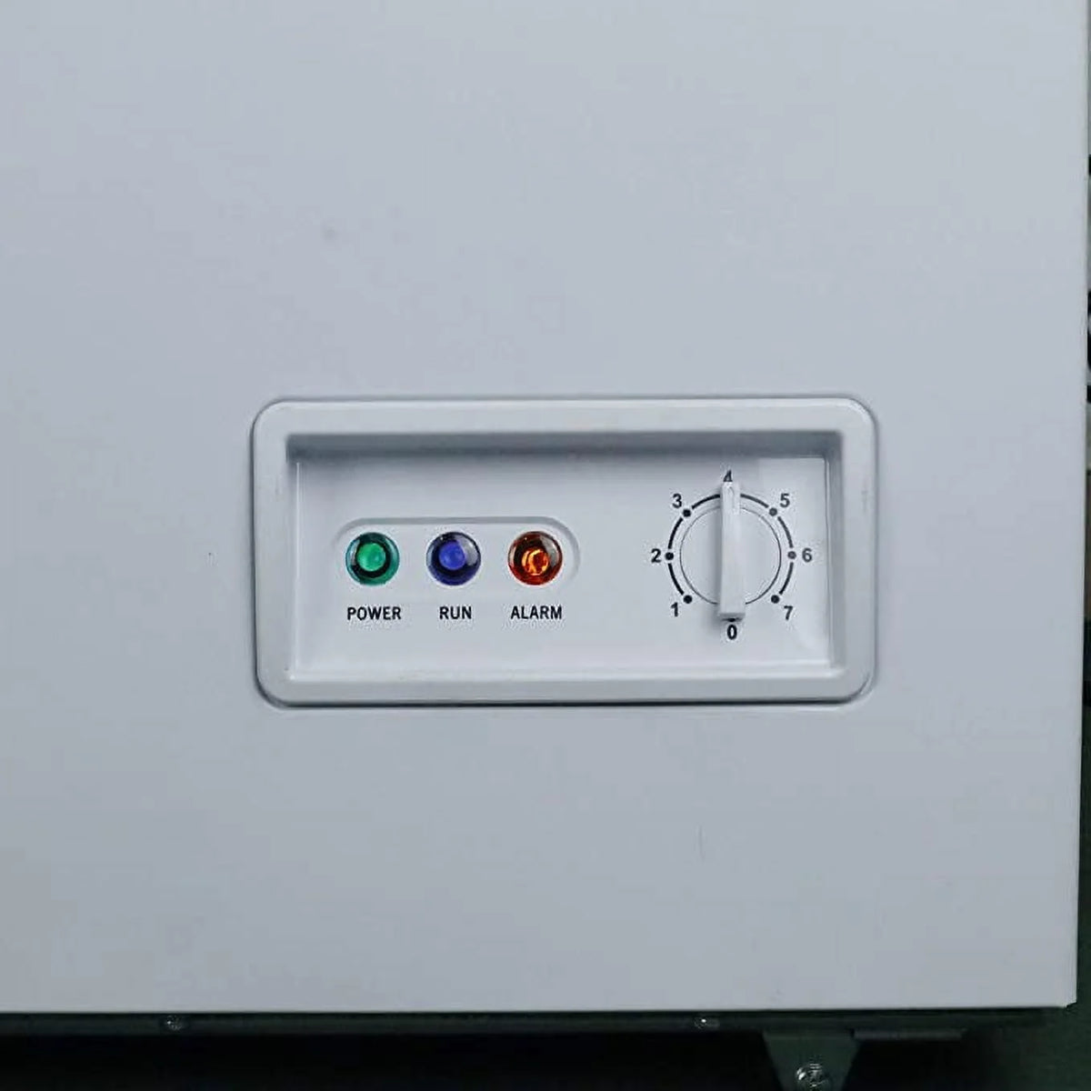 50" Commercial Chest Freezer White L88297