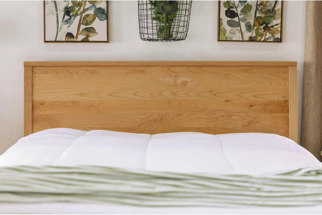 Light Oak Solid Wood Queen Bed O73697
