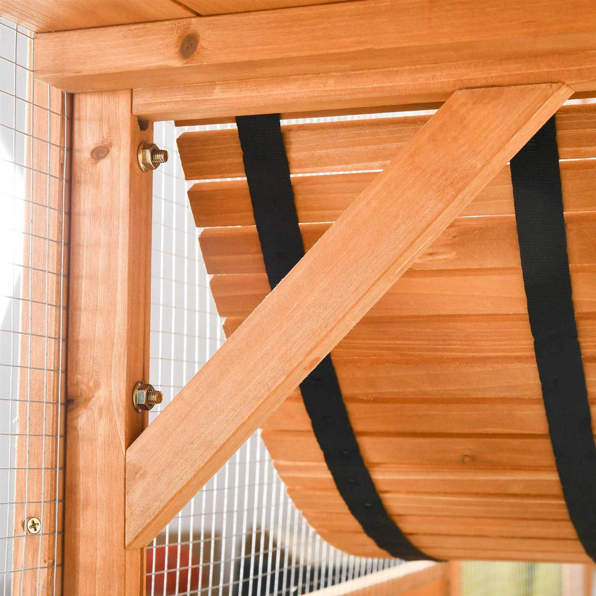 Wooden Outdoor Cat House Y577