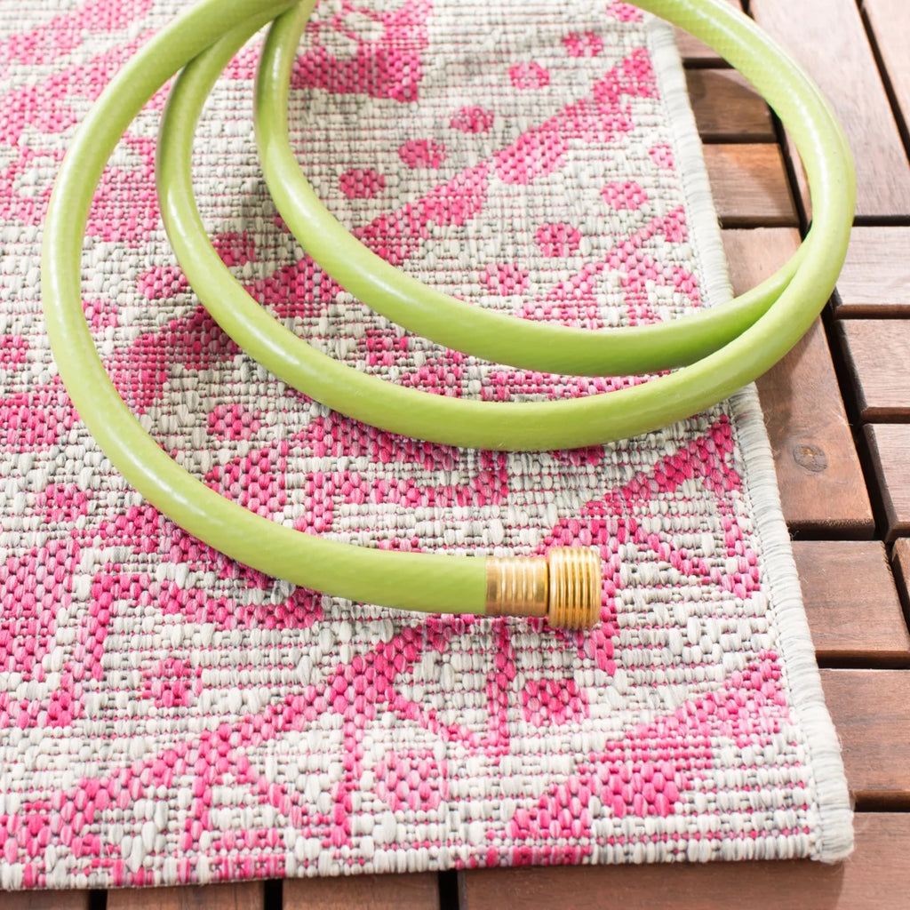 Light Grey Fuchsia Medallion Indoor/Outdoor Area Rug D3829