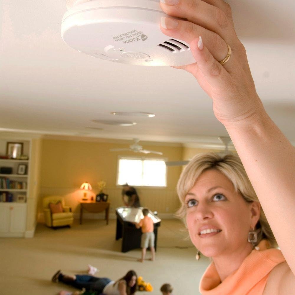 Battery Operated Smoke and Carbon Monoxide Detector Alarm 6 Pack L715850