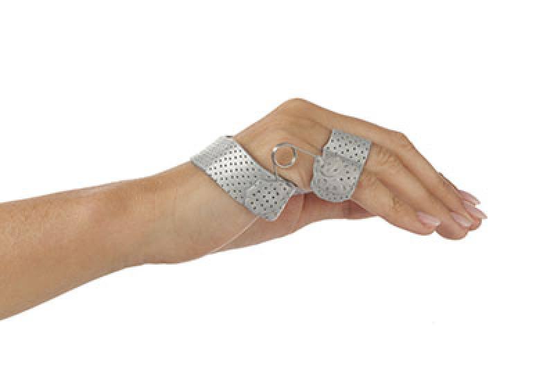 18 inch x 24 inch x 1/8 inch Non Perforated Metallic Case of 4 U99383