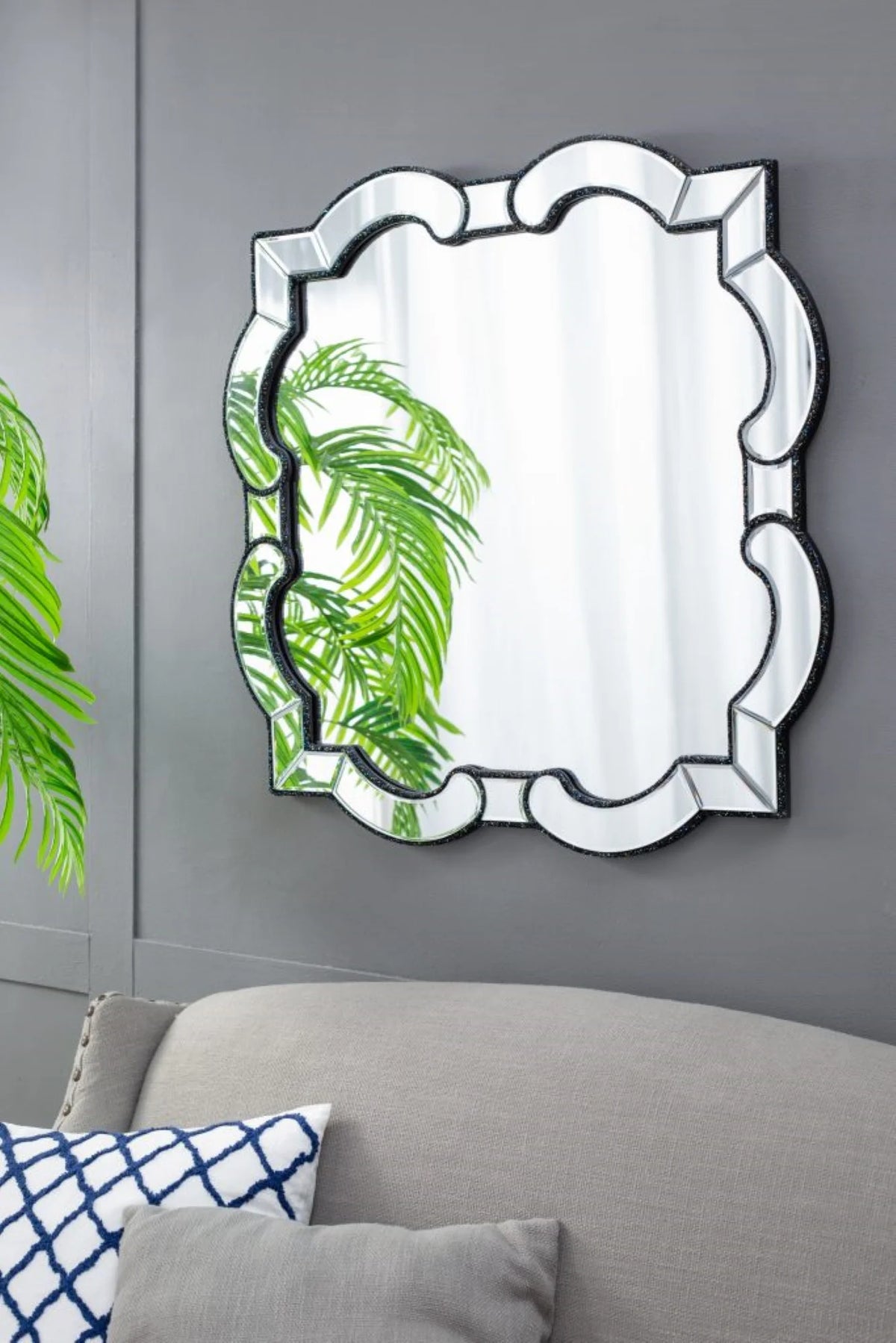Scalloped Design Wall Mirror 2.5' Clear and Black V469286